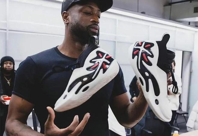 布伦森15分＆哈特13分，尼克斯半场22次罚球，雄鹿6次