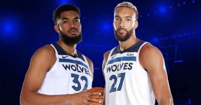 日本队以2-0击败加纳队，堂安律远射破门，阿布受伤离场，日本队近10场全胜，展现强大实力。