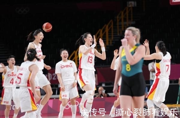 美记：恩比德右膝仍酸痛但治疗正确，他或许将缺席更久