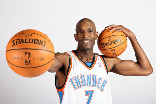 在上海旅游的奇塔迪尼重返海港俱乐部，拜访昔日教练和队友