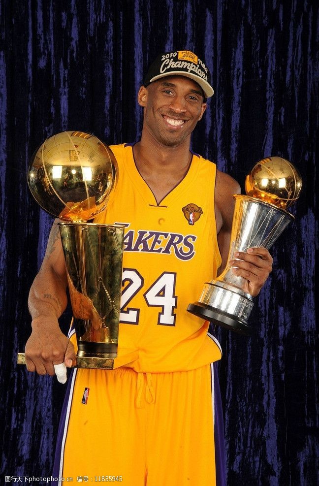 半场战报：海登海姆0-1弗赖堡，曼赞比建功