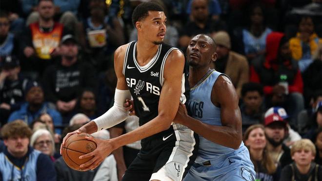 6场比赛狂砍230分！爱德华兹近6场场均命中5记三分