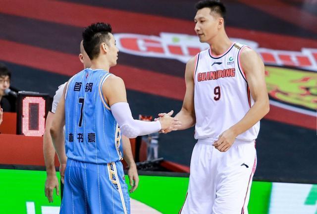 王大雷晒和女儿一起跳舞的视频，韦世豪：有点卡哇伊了