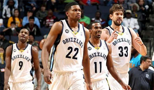 美媒：锡安的交易价值触底，若能换到次轮签就算不错