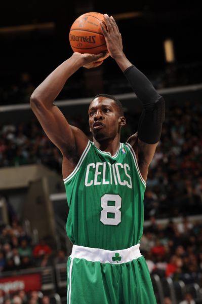 孔德数据：2次射门上演梅开二度好戏，97次传球3次抢断