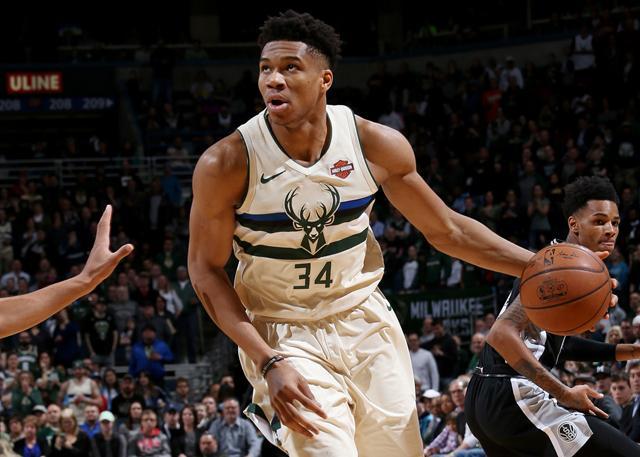 复盘曼联1-1西汉姆：阿莫林“反向换人”导致丢分，B费射门离谱